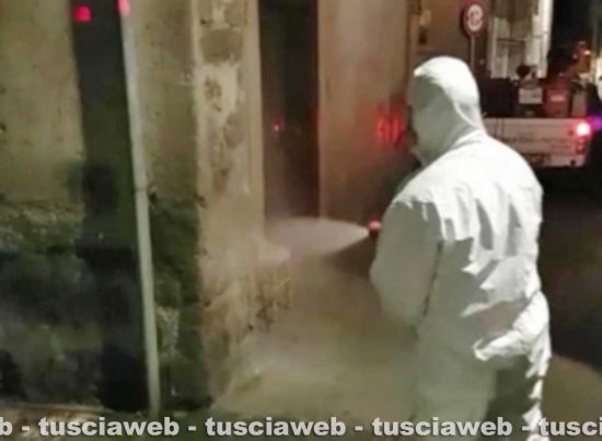 Viterbo - Intervento di sanificazione e disinfezione in corso a Bagnaia