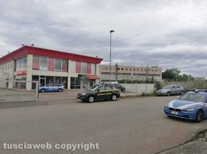 Polstrada e finanza in una delle aziende di Elio Marchetti (immagini di repertorio)