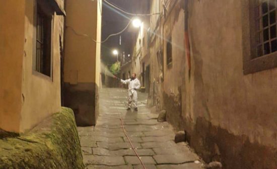 Viterbo - Prosegue la sanificazione e disinfezione di strade e marciapiedi