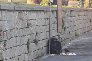 Tarquinia - Rifiuti abbandonati in via della Ripa