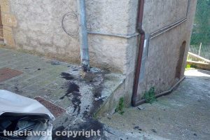 Gradoli - Auto contro muro in via Roma