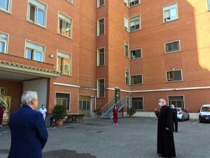 Viterbo - Il vescovo Fumagalli a Villa Immacolata