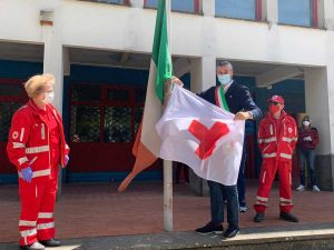 Corchiano - Il comitato locale Cri consegna la sua bandiera al comune