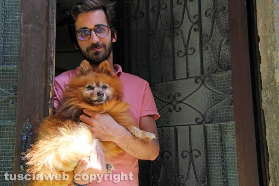 Viterbo - Alberto Pichardo e il cane Amleto