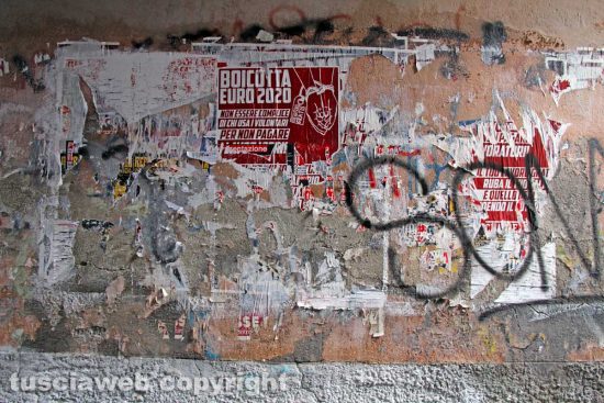 Viterbo - Scritte politiche sui muri