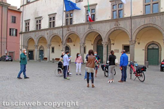 Viterbo - L'arrivo del sindaco Gianluca Bacchetta