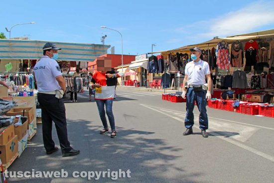Viterbo - Il mercato del sabato al Carmine