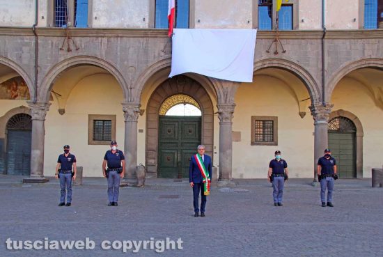 Viterbo - Il sindaco Giovanni Arena e la polizia ricordano la strage di Capaci del 1992