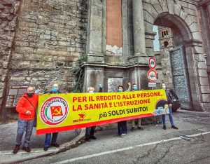Viterbo - Rifondazione comunista "occupa" Porta Romana