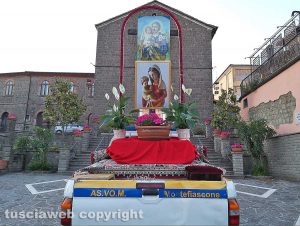Montefiascone - La processione con le immagini di San Giuseppe e la Madonna per le vie de Le Mosse 