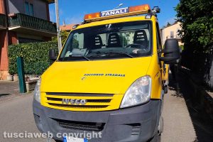 Montefiascone - Scontro tra una jeep e un'auto in via Paternocchio