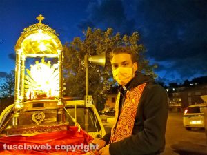 Montefiascone - Don Marco e l'immagine sacra di San Pancrazio
