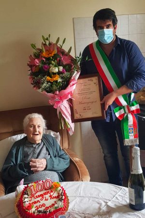 Vallerano festeggia i 100 anni di Rosa Mastrogregori