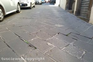 Montefiascone - La pavimentazione a corso Cavour