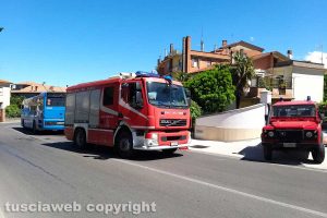 Montefiascone - Principio d'incendio su un autobus Cotral in via Cassia Nuova