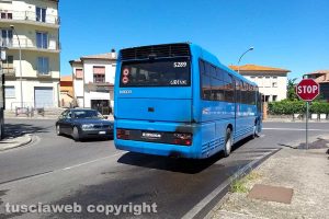 Montefiascone - Principio d'incendio su un autobus Cotral in via Cassia Nuova