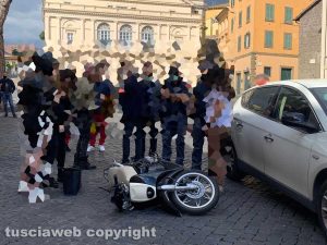 Scontro auto-motorino a piazza del Teatro