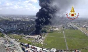 Marghera - Incendio in una fabbrica di prodotti chimici