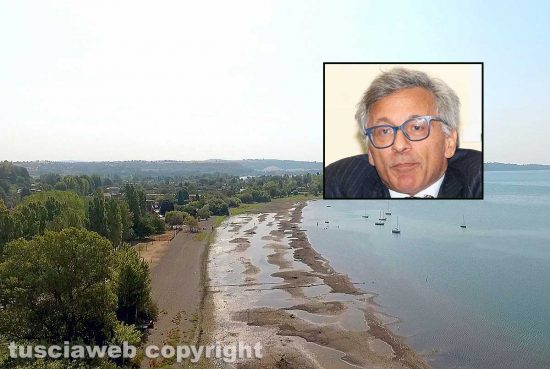 Il lago di Bracciano a secco nel 2017 - Nel riquadro: Andrea Bossola)