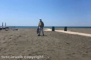 Montalto di Castro - Gli ambulanti in spiaggia