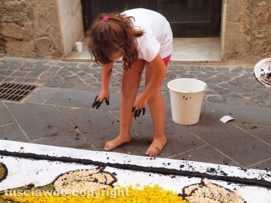 Bolsena - La preparazione dell'Infiorata 2019