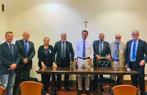Matteo Salvini e Umberto Fusco con i sindaci della Tuscia al senato