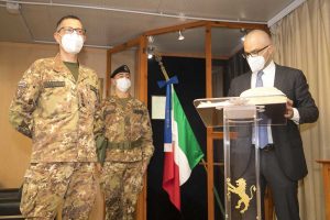 Peje - L'ambasciatore Orlando firma l'albo d'onore