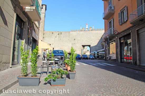 - Viterbo - Suolo pubblico gratuito a bar e ristoranti