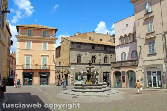 Viterbo - Piazza delle erbe