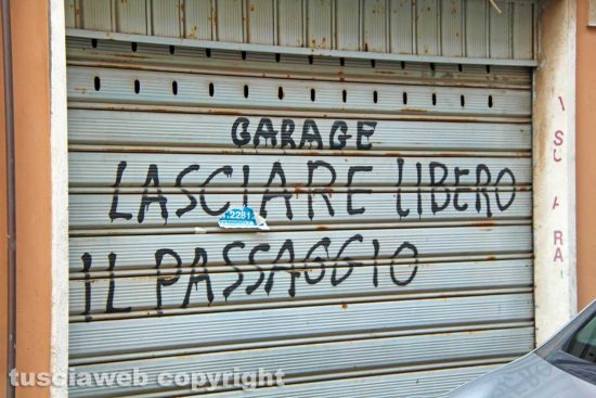 Viterbo - Un passo carrabile