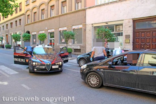 Viterbo - Operazione dei carabinieri in centro