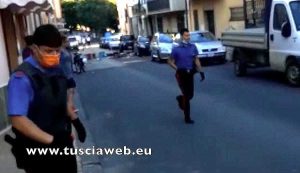 Tuscania - Uomo lancia le bombole di gas dal balcone