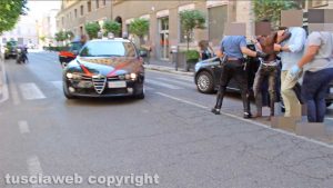 Viterbo - Operazione dei carabinieri in centro