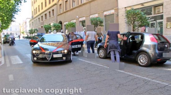 Viterbo - Operazione dei carabinieri in centro