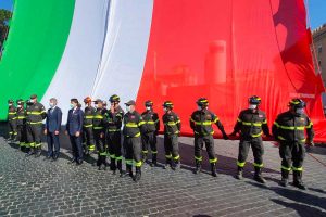 Vigili del fuoco festeggiano la festa della Repubblica