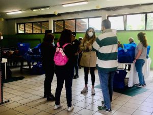 Viterbo - L'assessora Troncarelli - Consegnati 120 pacchi 