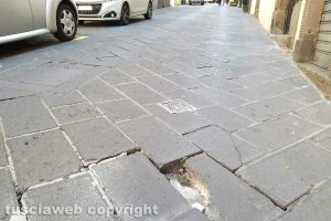 Montefiascone - La pavimentazione a corso Cavour