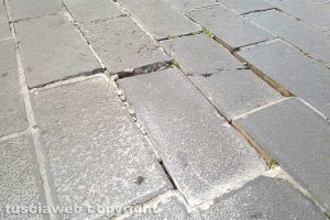 Montefiascone - La pavimentazione a corso Cavour