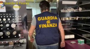 Roma - Guardia di finanza - Sequestrati prodotti elettrici non sicuri