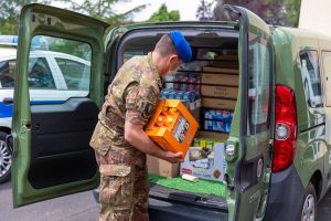 Aviazione dell'esercito e Napoli club di Vitorchiano insieme per la solidarietà