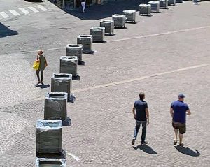 Viterbo - Le fioriere a piazza del Comune