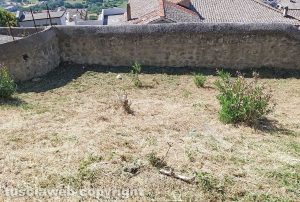 Montefiascone - L'Asvom Odv al lavoro nei giardini della Rocca dei Papi - L'area ripulita