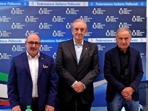 Sport - Da sinistra Pasquale Loria (presidente Figh), Pietro Bruno Cattaneo (presidente Fipav) e Gianni Petrucci (presidente Fib)