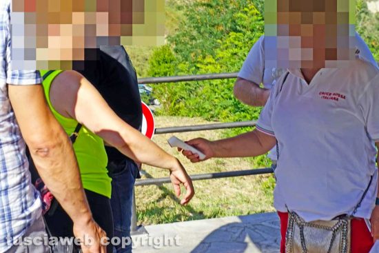 Civita di Bagnoregio - Il controllo della temperatura all'ingresso del ponte