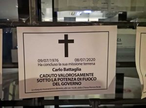 Viterbo - Manifesti funebri alla sede Inps