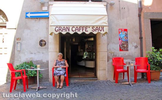 Viterbo - Via Mazzini, il bar Savi