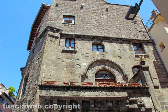 Viterbo - Palazzo Poscia