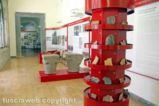 Viterbo - Unitus - Santa Maria in Gradi - Marmi e capitelli all'interno del sistema museale d'ateneo