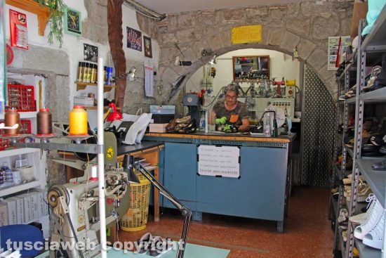 Viterbo - Il calzolaio di via Calabresi
