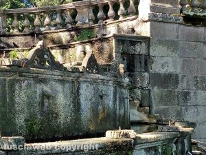 Bagnaia - Villa Lante - Degrado nei giardini